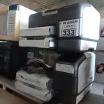 LOTE 333 - 02 IMPRESSORAS MARCAS HP MODELO INK JET 1200WN INCOMPLETAS. (NO ESTADO, LEILÃO NÃO TEM GARANTIA E NEM DEVOLUÇÃO, SUJEITO A POSSÍVEIS AVARIAS VISÍVEIS/OCULTAS E/OU AUSÊNCIA DE COMPONENTES).