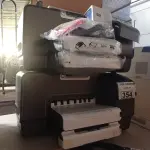 LOTE 354 - 02 IMPRESSORAS MARCAS HP MODELO INK JET 1200WN INCOMPLETAS. (NO ESTADO, LEILÃO NÃO TEM GARANTIA E NEM DEVOLUÇÃO, SUJEITO A POSSÍVEIS AVARIAS VISÍVEIS/OCULTAS E/OU AUSÊNCIA DE COMPONENTES).