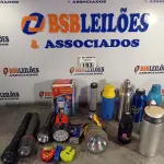 LOTE 193 - 01 LOTE COM VÁRIAS GARRAFAS E LANTERNAS MARCAS E MODELOS DIVERSOS. (NO ESTADO, LEILÃO NÃO TEM GARANTIA E NEM DEVOLUÇÃO, SUJEITO A POSSÍVEIS AVARIAS VISÍVEIS/OCULTAS E/OU AUSÊNCIA DE COMPONENTES).