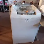 LOTE 212 - 01 MÁQUINA DE LAVAR ROUPAS MARCA BRASTEMP CAPACIDADE 11KG 220V. (NO ESTADO, LEILÃO NÃO TEM GARANTIA E NEM DEVOLUÇÃO, SUJEITO A POSSÍVEIS AVARIAS VISÍVEIS/OCULTAS E/OU AUSÊNCIA DE COMPONENTES).