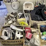 LOTE 032 - MATERIAL ELÉTRICO E HIDRÁULICO DIVERSOS. (NO ESTADO, NÃO SABEMOS SE FUNCIONA. LEILÃO NÃO TEM GARANTIA E NEM DEVOLUÇÃO).