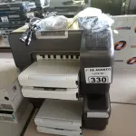 LOTE 330 - 02 IMPRESSORAS MARCAS HP MODELO INK JET 1200WN INCOMPLETAS. (NO ESTADO, LEILÃO NÃO TEM GARANTIA E NEM DEVOLUÇÃO, SUJEITO A POSSÍVEIS AVARIAS VISÍVEIS/OCULTAS E/OU AUSÊNCIA DE COMPONENTES).