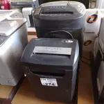 LOTE 274 - 02 FRAGMENTADORAS DE PAPEL MARCAS E MODELOS DIVERSOS. (NO ESTADO, LEILÃO NÃO TEM GARANTIA E NEM DEVOLUÇÃO, SUJEITO A POSSÍVEIS AVARIAS VISÍVEIS/OCULTAS E/OU AUSÊNCIA DE COMPONENTES).