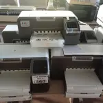 LOTE 360 - 05 IMPRESSORAS MARCAS HP MODELO INK JET 1200WN INCOMPLETAS. (NO ESTADO, LEILÃO NÃO TEM GARANTIA E NEM DEVOLUÇÃO, SUJEITO A POSSÍVEIS AVARIAS VISÍVEIS/OCULTAS E/OU AUSÊNCIA DE COMPONENTES).