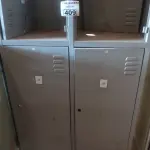 LOTE 409 - 01 ARMÁRIO ROUPEIRO EM AÇO 04 PORTAS COM AVARIAS. (NO ESTADO, LEILÃO NÃO TEM GARANTIA E NEM DEVOLUÇÃO, SUJEITO A POSSÍVEIS AVARIAS VISÍVEIS/OCULTAS E/OU AUSÊNCIA DE COMPONENTES).