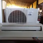 LOTE 226 - 01 CONDENSADORA E 01 EVAPORADORA MARCAS E MODELOS DIVERSOS. (NO ESTADO, LEILÃO NÃO TEM GARANTIA E NEM DEVOLUÇÃO, SUJEITO A POSSÍVEIS AVARIAS VISÍVEIS/OCULTAS E/OU AUSÊNCIA DE COMPONENTES).