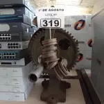 LOTE 319 - 01 MÁQUINA MANUAL EM FERRO FUNDIDO. (NO ESTADO, LEILÃO NÃO TEM GARANTIA E NEM DEVOLUÇÃO, SUJEITO A POSSÍVEIS AVARIAS VISÍVEIS/OCULTAS E/OU AUSÊNCIA DE COMPONENTES).