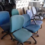 LOTE 387 - 10 CADEIRAS DE ESCRITÓRIO MARCAS E MODELOS DIVERSOS. (NO ESTADO, LEILÃO NÃO TEM GARANTIA E NEM DEVOLUÇÃO, SUJEITO A POSSÍVEIS AVARIAS VISÍVEIS/OCULTAS E/OU AUSÊNCIA DE COMPONENTES).