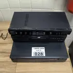 LOTE 028 - 01 DISPLAYER PARA 5, 01 AMPLIFICADOR DE SOM UNIC SM 800. (NO ESTADO, NÃO SABEMOS SE FUNCIONA. LEILÃO NÃO TEM GARANTIA E NEM DEVOLUÇÃO). 