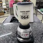 LOTE 064 - LIQUIDIFICADOR 110V INDUSTRIAL PEQUENO. (NO ESTADO, NÃO SABEMOS SE FUNCIONA. LEILÃO NÃO TEM GARANTIA E NEM DEVOLUÇÃO).