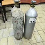 LOTE 040 - 03 CILINDRO DE CO2 P/ CHOPEIRA. (NO ESTADO, NÃO SABEMOS SE FUNCIONA. LEILÃO NÃO TEM GARANTIA E NEM DEVOLUÇÃO).