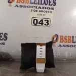 LOTE 043 - 01 RELÓGIO DE PULSO BRANCO/DOURADO. (NOVO) (NO ESTADO) ATENÇÃO! FAZER A VISITAÇÃO ANTES DE ARREMATAR, NÃO SABEMOS SE FUNCIONA. LEILÃO NÃO TEM GARANTIA E NEM DEVOLUÇÃO, SUJEITO A POSSÍVEIS AVARIAS VISÍVEIS/OCULTAS E/OU AUSÊNCIA DE COMPONENTES.
