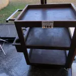LOTE 184 - CARRINHO DE MADEIRA PARA BEBIDAS. (NO ESTADO, NÃO SABEMOS SE FUNCIONA. LEILÃO NÃO TEM GARANTIA E NEM DEVOLUÇÃO).