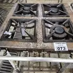 LOTE 073 - FOGÃO 4 BOCAS. (NO ESTADO, NÃO SABEMOS SE FUNCIONA. LEILÃO NÃO TEM GARANTIA E NEM DEVOLUÇÃO).