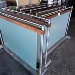 LOTE 187 - 07 DIVISÓRIAS EM VIDRO E INOX. (NO ESTADO, NÃO SABEMOS SE FUNCIONA. LEILÃO NÃO TEM GARANTIA E NEM DEVOLUÇÃO).