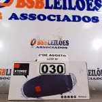 LOTE 030 - 01 CAIXA DE SOM PORTABLE WIRELESS SPEAKER COM ALÇA E CABO VERDE CAMUFLADO. (NOVO) (NO ESTADO) ATENÇÃO! FAZER A VISITAÇÃO ANTES DE ARREMATAR, NÃO SABEMOS SE FUNCIONA. LEILÃO NÃO TEM GARANTIA E NEM DEVOLUÇÃO, SUJEITO A POSSÍVEIS AVARIAS VISÍVEIS/OCULTAS E/OU AUSÊNCIA DE COMPONENTES.