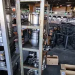 LOTE 210 - ESTANTE EM FERRO. (NO ESTADO, NÃO SABEMOS SE FUNCIONA. LEILÃO NÃO TEM GARANTIA E NEM DEVOLUÇÃO).