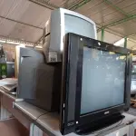 LOTE 256 - 03 TV’S DE TUBO MARCAS E MODELOS DIVERSOS. (NO ESTADO, LEILÃO NÃO TEM GARANTIA E NEM DEVOLUÇÃO, SUJEITO A POSSÍVEIS AVARIAS VISÍVEIS/OCULTAS E/OU AUSÊNCIA DE COMPONENTES).