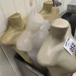 LOTE 052 - 05 MANEQUINS. (NO ESTADO, NÃO SABEMOS SE FUNCIONA. LEILÃO NÃO TEM GARANTIA E NEM DEVOLUÇÃO).