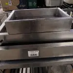 LOTE 086 - 03 CAIXAS DE INOX P/ GELAR BEBIDAS OU SALADAS. (NO ESTADO, NÃO SABEMOS SE FUNCIONA. LEILÃO NÃO TEM GARANTIA E NEM DEVOLUÇÃO). 