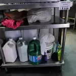 LOTE 119 - MESA DE INOX C/ PRATELEIRA. (NO ESTADO, NÃO SABEMOS SE FUNCIONA. LEILÃO NÃO TEM GARANTIA E NEM DEVOLUÇÃO).