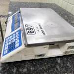 LOTE 059 - BALANÇA TOLEDO DE 15KG. (NO ESTADO, NÃO SABEMOS SE FUNCIONA. LEILÃO NÃO TEM GARANTIA E NEM DEVOLUÇÃO).