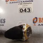 LOTE 043 - 01 RELÓGIO DE PULSO BRANCO/DOURADO. (NOVO) (NO ESTADO) ATENÇÃO! FAZER A VISITAÇÃO ANTES DE ARREMATAR, NÃO SABEMOS SE FUNCIONA. LEILÃO NÃO TEM GARANTIA E NEM DEVOLUÇÃO, SUJEITO A POSSÍVEIS AVARIAS VISÍVEIS/OCULTAS E/OU AUSÊNCIA DE COMPONENTES.