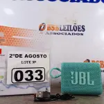 LOTE 033 - 01 MINE CAIXINHA DE SOM WIRELESS SPEAKER PORTÁTIL NA COR VERDE. (NOVO) (NO ESTADO) ATENÇÃO! FAZER A VISITAÇÃO ANTES DE ARREMATAR, NÃO SABEMOS SE FUNCIONA. LEILÃO NÃO TEM GARANTIA E NEM DEVOLUÇÃO, SUJEITO A POSSÍVEIS AVARIAS VISÍVEIS/OCULTAS E/OU AUSÊNCIA DE COMPONENTES.