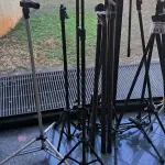 LOTE 183 - PORTA BANNER E PEDESTAL DIVERSOS. (NO ESTADO, NÃO SABEMOS SE FUNCIONA. LEILÃO NÃO TEM GARANTIA E NEM DEVOLUÇÃO).
