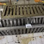 LOTE 072 - PRATELEIRAS EM INOX DIVERSOS. (NO ESTADO, NÃO SABEMOS SE FUNCIONA. LEILÃO NÃO TEM GARANTIA E NEM DEVOLUÇÃO).