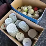 LOTE 248 - XÍCARAS DE CHÁ, CAFÉ E PIRES. (NO ESTADO, NÃO SABEMOS SE FUNCIONA. LEILÃO NÃO TEM GARANTIA E NEM DEVOLUÇÃO).