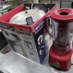 LOTE 069 - 01 PANELA DE PRESSÃO 20L, 01 LIQUIDIFICADOR. (NO ESTADO, NÃO SABEMOS SE FUNCIONA. LEILÃO NÃO TEM GARANTIA E NEM DEVOLUÇÃO).