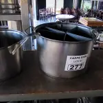 LOTE 277 - PANELA COZINHAR MASSA E PANELA TRAMONTINA FUNDO DUPLO. (NO ESTADO, NÃO SABEMOS SE FUNCIONA. LEILÃO NÃO TEM GARANTIA E NEM DEVOLUÇÃO).