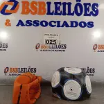 LOTE 025 - 02 BOLAS, SENDO 01 BASQUETE E 01 FUTEBOL. (NO ESTADO) ATENÇÃO! FAZER A VISITAÇÃO ANTES DE ARREMATAR, NÃO SABEMOS SE FUNCIONA. LEILÃO NÃO TEM GARANTIA E NEM DEVOLUÇÃO, SUJEITO A POSSÍVEIS AVARIAS VISÍVEIS/OCULTAS E/OU AUSÊNCIA DE COMPONENTES.