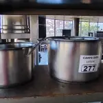 LOTE 277 - PANELA COZINHAR MASSA E PANELA TRAMONTINA FUNDO DUPLO. (NO ESTADO, NÃO SABEMOS SE FUNCIONA. LEILÃO NÃO TEM GARANTIA E NEM DEVOLUÇÃO).