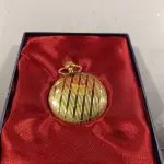 LOTE 047 - 01 RELÓGIO DE BOLSO ANALÓGICO. (NO ESTADO) ATENÇÃO! FAZER A VISITAÇÃO ANTES DE ARREMATAR, NÃO SABEMOS SE FUNCIONA. LEILÃO NÃO TEM GARANTIA E NEM DEVOLUÇÃO, SUJEITO A POSSÍVEIS AVARIAS VISÍVEIS/OCULTAS E/OU AUSÊNCIA DE COMPONENTES.