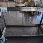 LOTE 179 - BANCADA DE INOX E GRANITO. (NO ESTADO, NÃO SABEMOS SE FUNCIONA. LEILÃO NÃO TEM GARANTIA E NEM DEVOLUÇÃO).