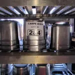 LOTE 284 - CUBAS GN GASTRONORME ¼ FUNDAS COM TAMPA. (NO ESTADO, NÃO SABEMOS SE FUNCIONA. LEILÃO NÃO TEM GARANTIA E NEM DEVOLUÇÃO).