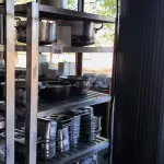 LOTE 208 - ESTANTE INOX. (NO ESTADO, NÃO SABEMOS SE FUNCIONA. LEILÃO NÃO TEM GARANTIA E NEM DEVOLUÇÃO).
