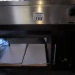 LOTE 153 - CARINHO COM BOCA DE FOGÃO E PISTA FRIA INOX E MADEIRA. (NO ESTADO, NÃO SABEMOS SE FUNCIONA. LEILÃO NÃO TEM GARANTIA E NEM DEVOLUÇÃO).