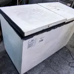 LOTE 126 - FREEZER HORIZONTAL. (NO ESTADO, NÃO SABEMOS SE FUNCIONA. LEILÃO NÃO TEM GARANTIA E NEM DEVOLUÇÃO).