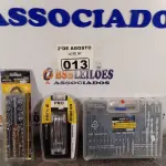 LOTE 013 - 01 KIT INTERCAMBIÁVEL MULTIFUNCIONAL, 01 KIT CHAVE TIPO CANIVETE E 01 KIT COM 300 BROCAS PARA MADEIRA/METAL E ALVENARIA. (NOVO) (NO ESTADO) ATENÇÃO! FAZER A VISITAÇÃO ANTES DE ARREMATAR, NÃO SABEMOS SE FUNCIONA. LEILÃO NÃO TEM GARANTIA E NEM DEVOLUÇÃO, SUJEITO A POSSÍVEIS AVARIAS VISÍVEIS/OCULTAS E/OU AUSÊNCIA DE COMPONENTES.
