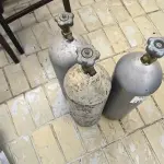 LOTE 040 - 03 CILINDRO DE CO2 P/ CHOPEIRA. (NO ESTADO, NÃO SABEMOS SE FUNCIONA. LEILÃO NÃO TEM GARANTIA E NEM DEVOLUÇÃO).