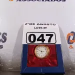 LOTE 047 - 01 RELÓGIO DE BOLSO ANALÓGICO. (NO ESTADO) ATENÇÃO! FAZER A VISITAÇÃO ANTES DE ARREMATAR, NÃO SABEMOS SE FUNCIONA. LEILÃO NÃO TEM GARANTIA E NEM DEVOLUÇÃO, SUJEITO A POSSÍVEIS AVARIAS VISÍVEIS/OCULTAS E/OU AUSÊNCIA DE COMPONENTES.
