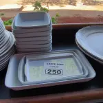 LOTE 250 - TRAVESSAS DE LOUÇA PARA SERVIR DIVERSOS TAMANHOS (LASANHA E OVAL) (NO ESTADO, NÃO SABEMOS SE FUNCIONA. LEILÃO NÃO TEM GARANTIA E NEM DEVOLUÇÃO).