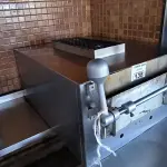 LOTE 138 - FORNO DE LASTRO. (NO ESTADO, NÃO SABEMOS SE FUNCIONA. LEILÃO NÃO TEM GARANTIA E NEM DEVOLUÇÃO).