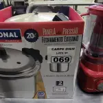 LOTE 069 - 01 PANELA DE PRESSÃO 20L, 01 LIQUIDIFICADOR. (NO ESTADO, NÃO SABEMOS SE FUNCIONA. LEILÃO NÃO TEM GARANTIA E NEM DEVOLUÇÃO).