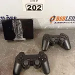 LOTE 202 - 01 CONTROLE GAMEPAD 3D COM 02 CONTROLES MODELO X2. (NOVO) (NO ESTADO) ATENÇÃO! FAZER A VISITAÇÃO ANTES DE ARREMATAR, NÃO SABEMOS SE FUNCIONA. LEILÃO NÃO TEM GARANTIA E NEM DEVOLUÇÃO, SUJEITO A POSSÍVEIS AVARIAS VISÍVEIS/OCULTAS E/OU AUSÊNCIA DE COMPONENTES.