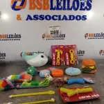 LOTE 289 - 01 LOTE COM VÁRIOS BRINQUEDOS PARA PET. (NOVO) (NO ESTADO) ATENÇÃO! FAZER A VISITAÇÃO ANTES DE ARREMATAR, NÃO SABEMOS SE FUNCIONA. LEILÃO NÃO TEM GARANTIA E NEM DEVOLUÇÃO, SUJEITO A POSSÍVEIS AVARIAS VISÍVEIS/OCULTAS E/OU AUSÊNCIA DE COMPONENTES.