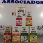 LOTE 209 - 01 LOTE COM 06 ÓLEOS ESSENCIAL. (NO ESTADO) ATENÇÃO! FAZER A VISITAÇÃO ANTES DE ARREMATAR, NÃO SABEMOS SE FUNCIONA. LEILÃO NÃO TEM GARANTIA E NEM DEVOLUÇÃO, SUJEITO A POSSÍVEIS AVARIAS VISÍVEIS/OCULTAS E/OU AUSÊNCIA DE COMPONENTES.
